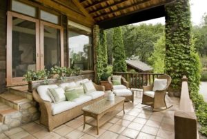 A Checklist for Your Home's Outdoor Maintenance and Decor